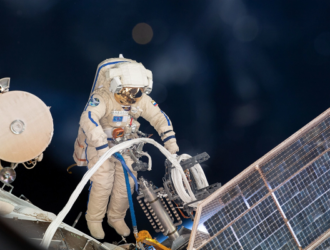 Выход в открытый космос завершен