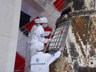 В Пекине состоялась церемония открытия спускаемого аппарата прототипа пилотируемого корабля нового поколения КНР