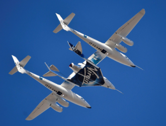 Ричард Брэнсон намерен обогнать Джеффа Безоса в суборбитальной гонке