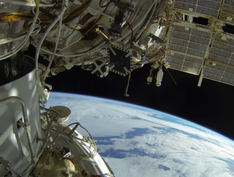 NASA отложило выход астронавтов в космос из-за приближающихся к МКС обломков
