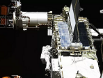 Астронавты Кэссиди и Бенкен совершили выход в открытый космос