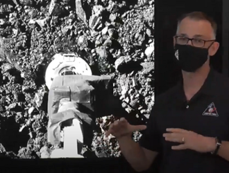 НАСА опубликовало снимки забора образцов с астероида Бенну