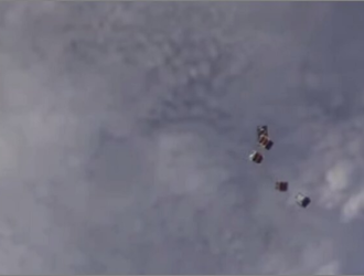 С борта МКС запустили восемь спутников