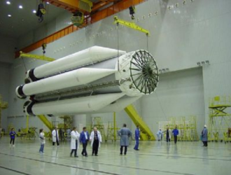 Завершена подготовка ракеты-носителя «Протон-М» к сборке