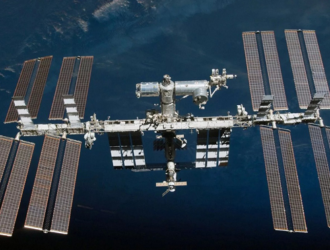 Уклонения МКС от фрагмента ракеты SpaceX не требуется