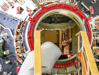 Космонавт пожаловался на скрипящие петли в новом модуле МКС