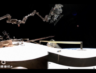 Китайские космонавты завершили работу в открытом космосе