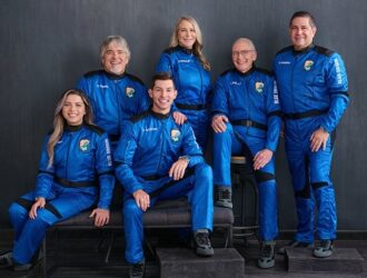 New Shepard совершил суборбитальный полет с пассажирами на борту
