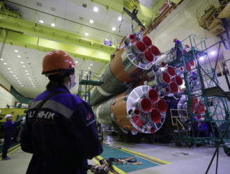 «Союз-2.1б» со спутниками OneWeb вывезена на старт