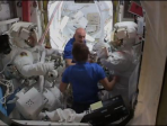 Работа в открытом космосе завершена