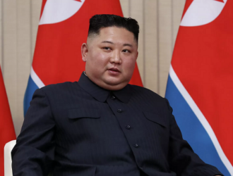 Ким Чен Ын поручил запустить первый военный спутник КНДР