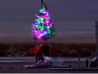 В США запустили наряженную елку