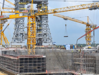 Роскосмос опубликовал таймлапс строительства заправочной башни ракет «Ангара»