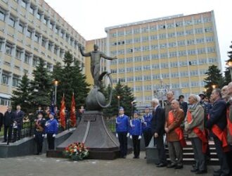 В Ижевске открыт памятник Ю.А.Гагарину