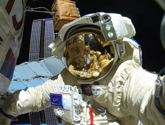 Российскому космонавту на МКС отправят березовый сок и тельняшку