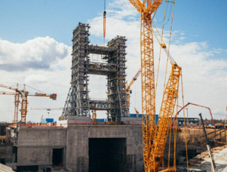 На Восточном приступили к монтажу 16 этажа кабель-заправочной башни