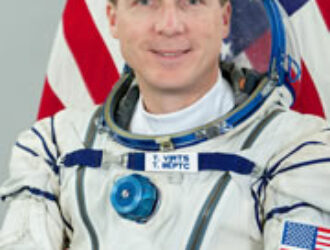 Биография бортинженера корабля “Союз ТМА-15М” Терри Вёртса