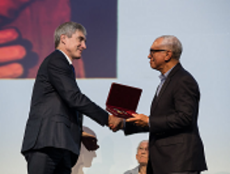 Исполнительный директор Роскосмоса Крикалев вручил орден Дружбы экс-директору NASA Болдену