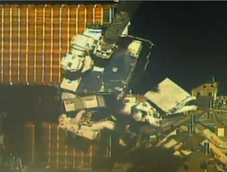 Американские астронавты вновь вышли в открытый космос