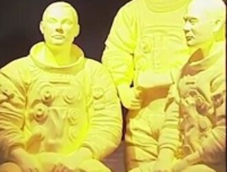 В США из сливочного масла сделали скульптуры участников экспедиции «Аполлон-11»