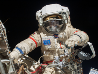Российские космонавты проведут 6,5 часа в открытом космосе 2 сентября