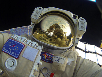 Космонавты Роскосмоса готовятся к выходу в космос