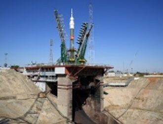 РН «Союз-ФГ» с кораблем «Союз МС-15» установлена на стартовом столе