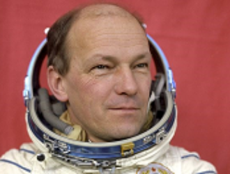 Мемориальную доску летчику-космонавту Николаю Рукавишникову установят в Москве