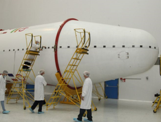 На Байконуре готовят головной обтекатель по программе OneWeb № 36