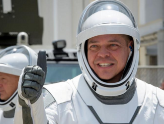 Астронавт Роберт Бенкен покидает NASA