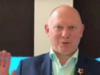 Олег Артемьев озвучил командира корабля в фильме «К звездам»