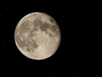 Рогозин выступил против участия в «гонке по установке флага на Луне»