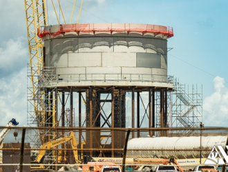 На мысе Канаверал продолжается возведение топливного резервуара под систему Starship