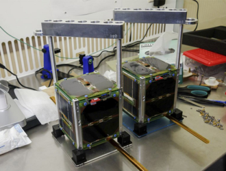 Два небольших спутника сошли с орбиты