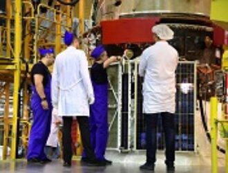 Проверка солнечных батарей корабля “Союз МС-14”