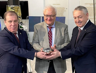 НПО им. Лавочкина передали присужденную за «Спектр-РГ» премию Марселя Гроссмана