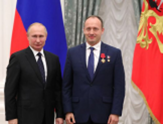 Владимир Путин вручил государственную награду Александру Мисуркину