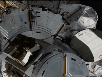 Астронавты NASA завершили семичасовой выход в открытый космос