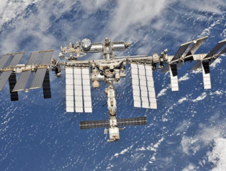 МКС с помощью двигателей российского «Прогресса» уклонится от космического мусора
