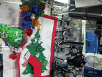 На МКС нарядили новогоднюю елку