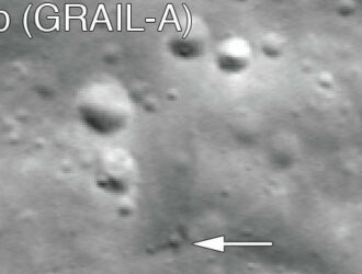 Зонд LRO заснял место падения аппаратов GRAIL