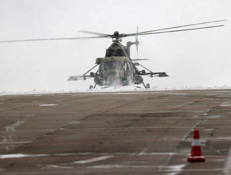 Вертолет Ми-8 доставил экипаж «Союза МС-20» из точки посадки в Жезказган