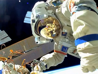 Новицкий и Дубов вновь вышли в открытый космос