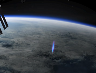 Редкие природные явления сняли с борта МКС