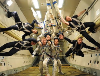 Кандидаты в космонавты завершили курс полетов в невесомости