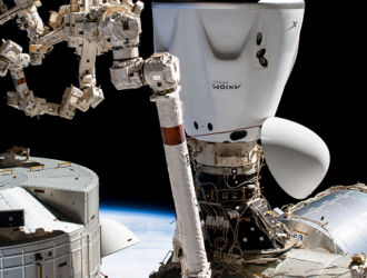 Возвращение Ax-1 откладывается из-за плохой погоды