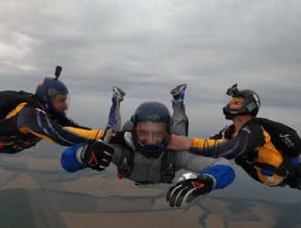 Кандидаты в космонавты прошли первый этап парашютной подготовки