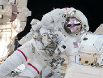 Астронавты вышли в открытый космос для ремонта альфа-спектрометра