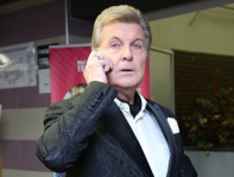 Рогозин проверился на коронавирус после контакта с Лещенко