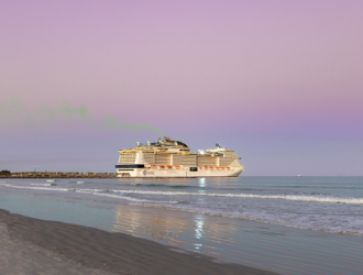 Круизный лайнер вынудил SpaceX вновь перенести запуск ракеты с итальянским спутником